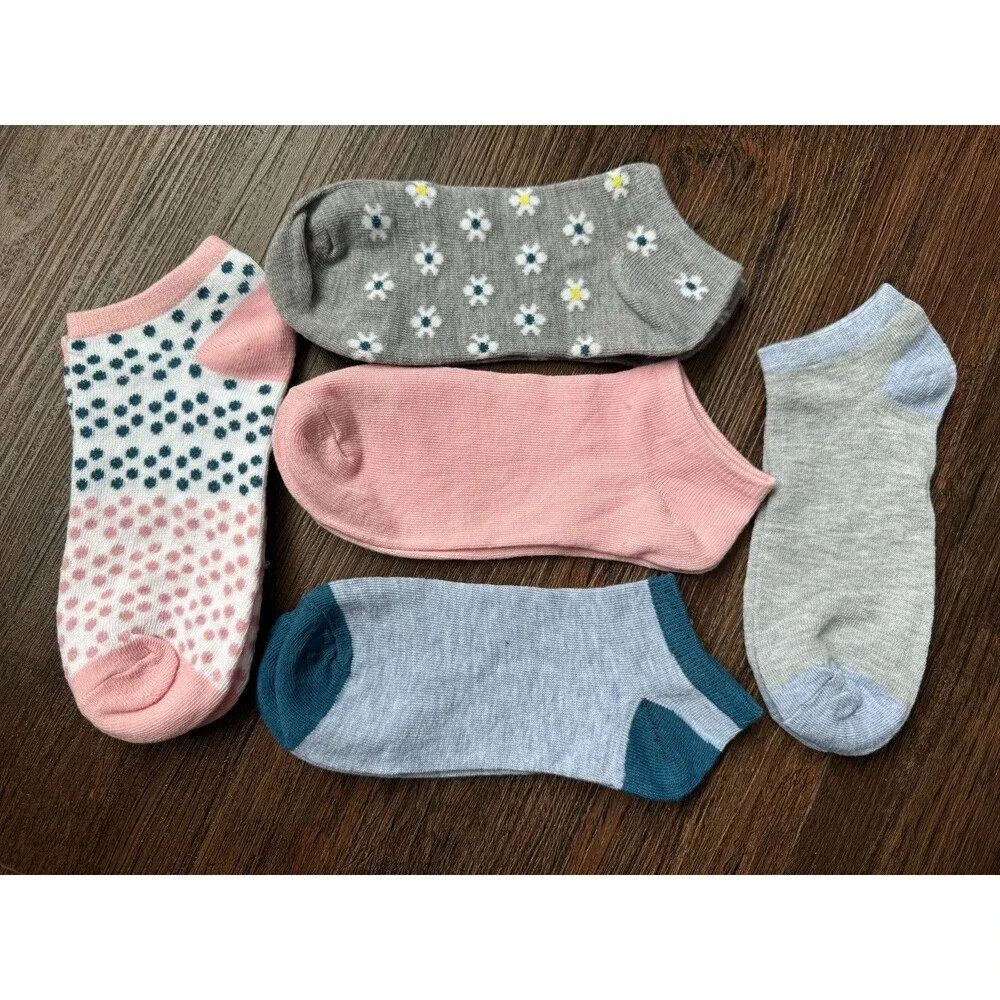 Women's Decorative No Show Socks Five Pairs Shoe Size 4-8 Brand New Low Cut Cute